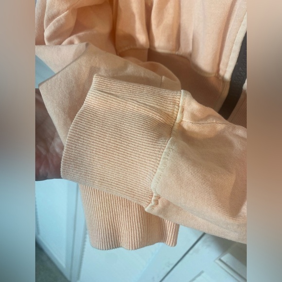 Forever 21 Cropped Zip Hoodie Size S Peach NWOT Pockets - Picture 3 of 6